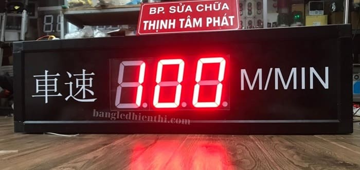 đồng hồ đo tốc độ